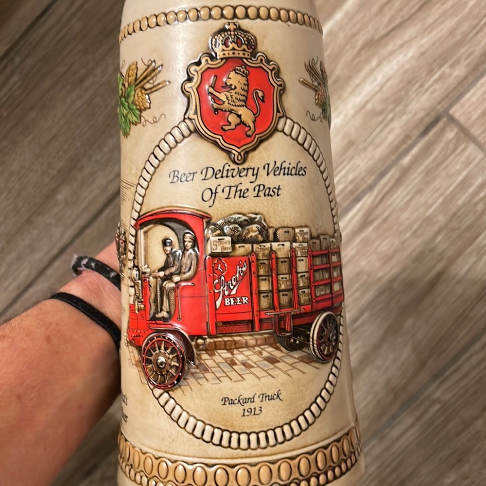 Stroh”s beer stern Packand Truck 1913